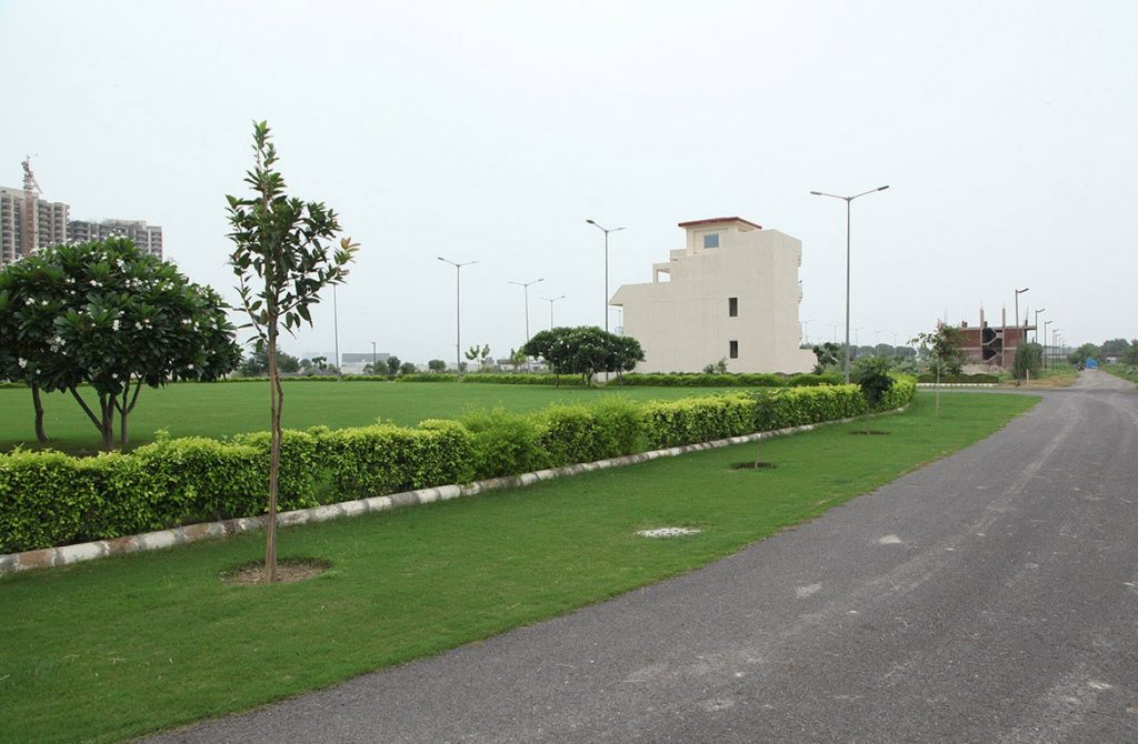 Gaur Yamuna City Residential and Commercial Plots