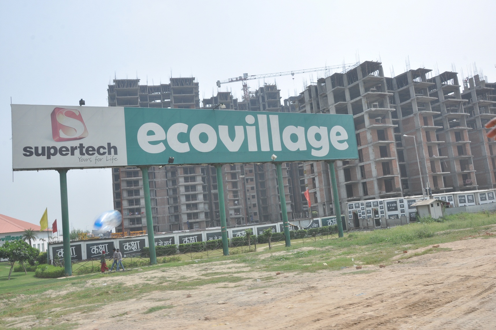 Live with comfort in Supertech Eco Village