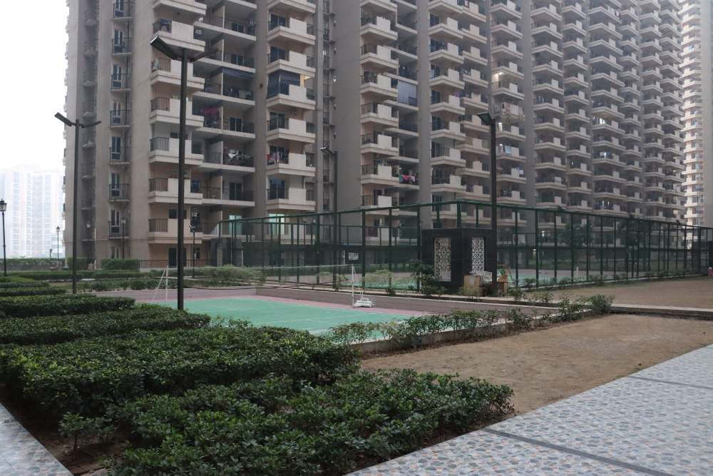 Gaur City 7th Avenue Ready to Move Apartments Noida Extension